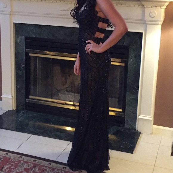 Black PROM or MAXI DRESS / GOWN - Picture 7 of 9